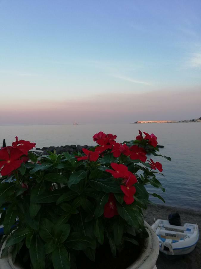Casa vacanze Aloha Giardini Naxos Esterno foto