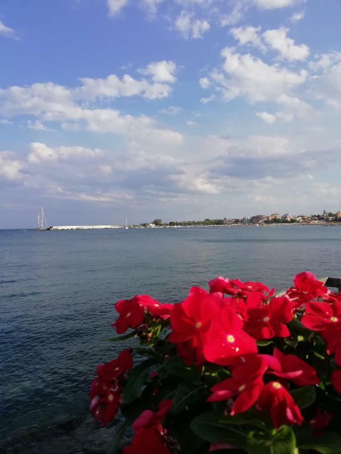 Casa vacanze Aloha Giardini Naxos Esterno foto